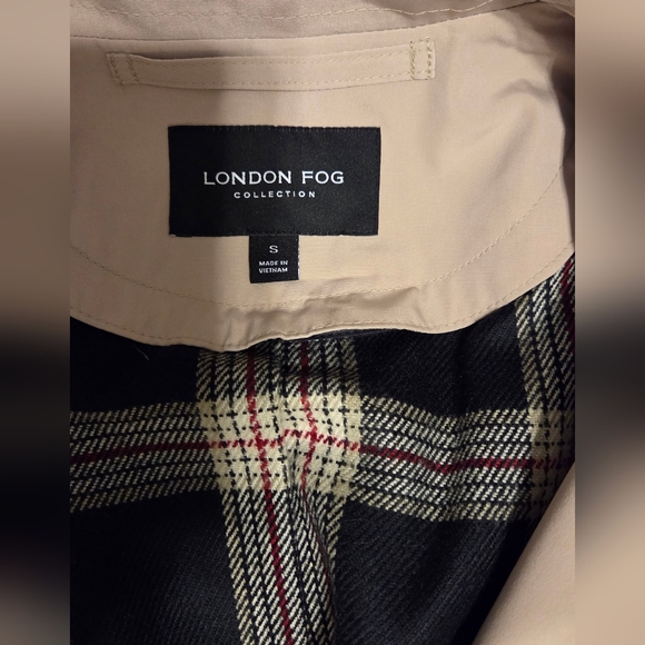 London Fog Light Tan Trench Coat - Picture 3 of 3